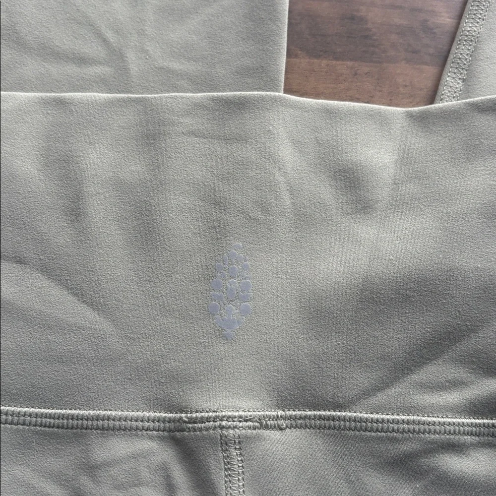 FP MOVEMENT FREE PEOPLE Never Better Capri Legging Small Sage Stone Army Green - Picture 6 of 7
